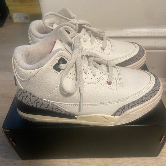 Jordan 3 “white cement” size 12c - Picture 3 of 3